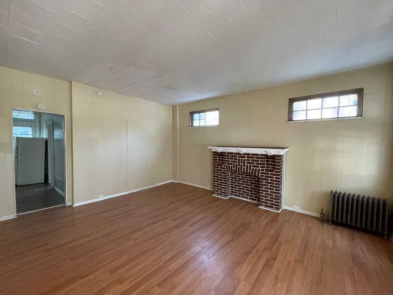 2322 Penn St - Photo 4 of 27