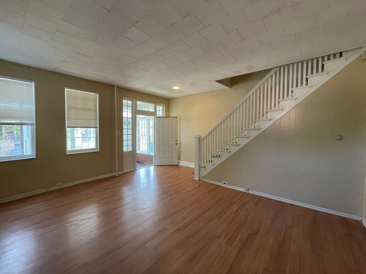 2322 Penn St - Photo 5 of 27