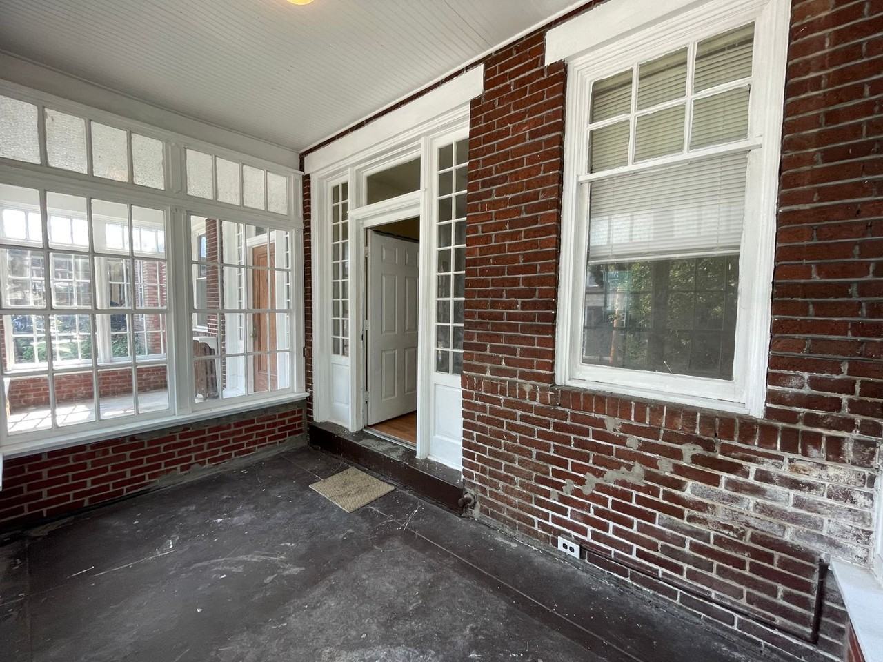 2322 Penn St - Photo 7 of 27