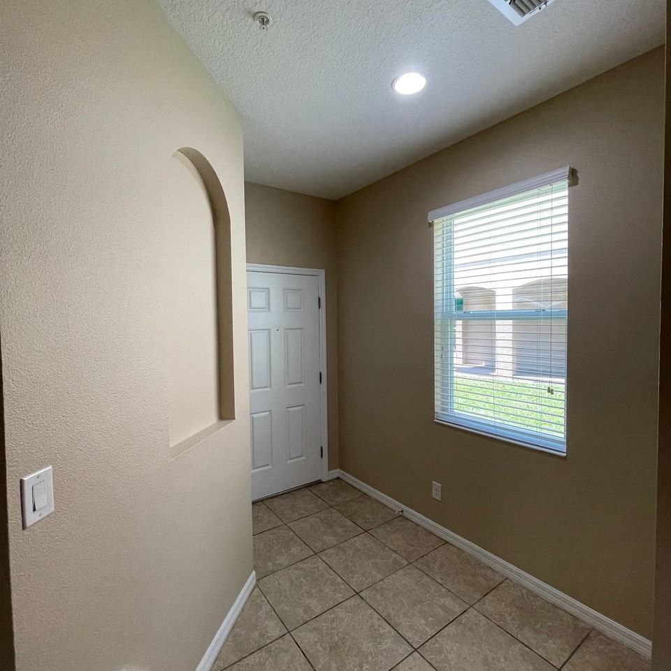 1045 Palma Verde Pl - Photo 5 of 37