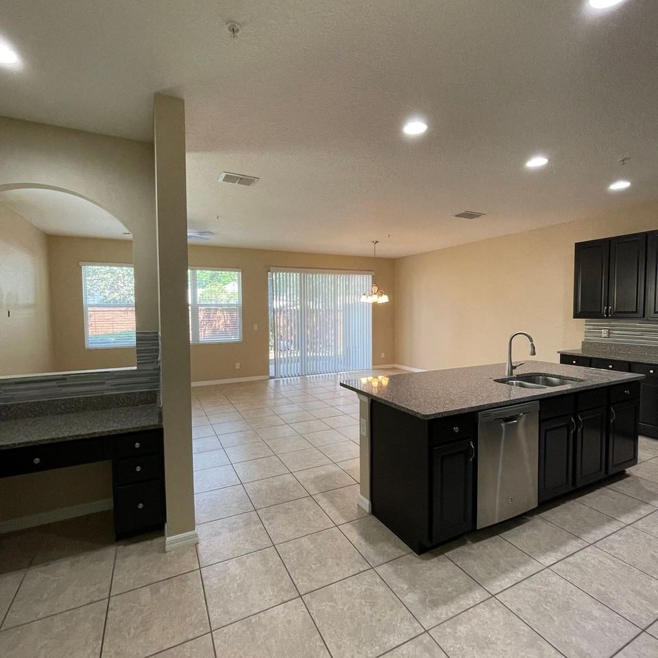 1045 Palma Verde Pl - Photo 6 of 37