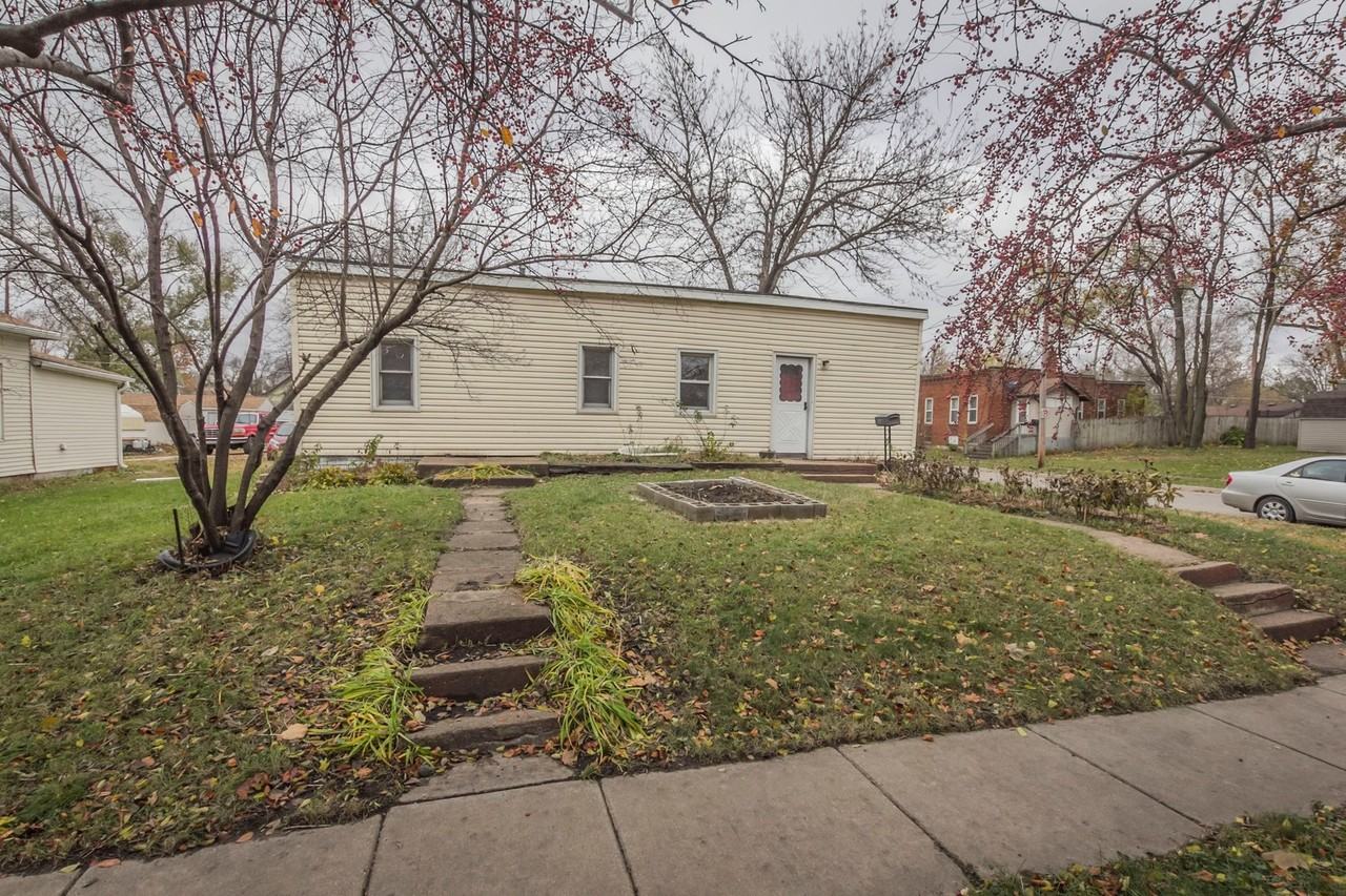 2344 Logan Ave - Photo 3 of 25