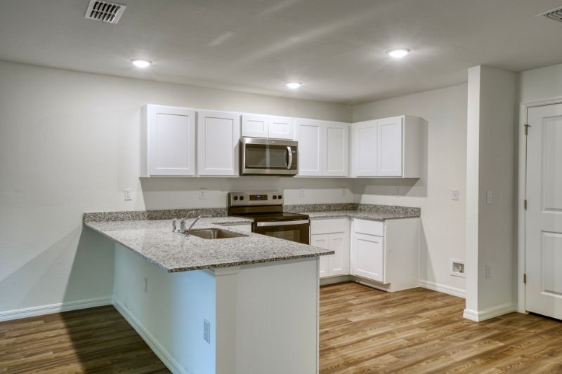 28118 Pasadena Dr - Photo 5 of 7