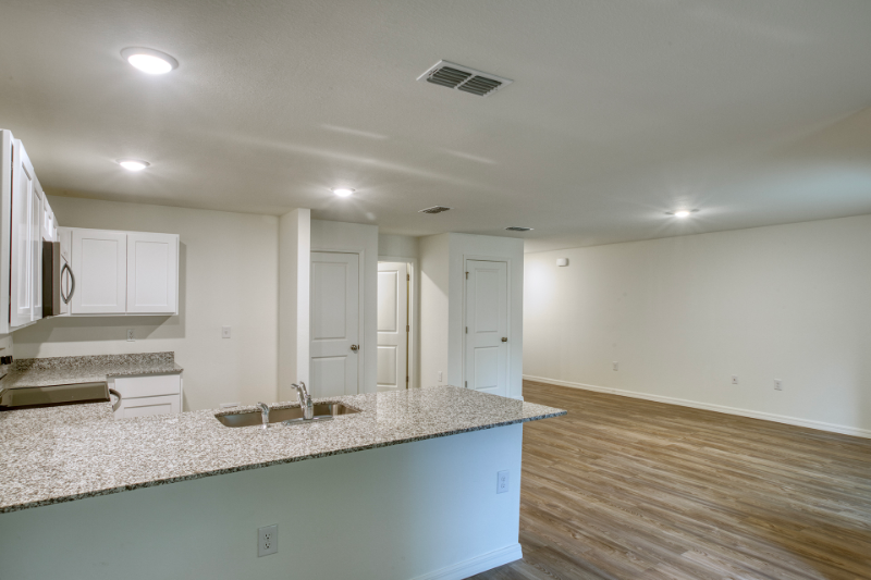 28118 Pasadena Dr - Photo 6 of 7