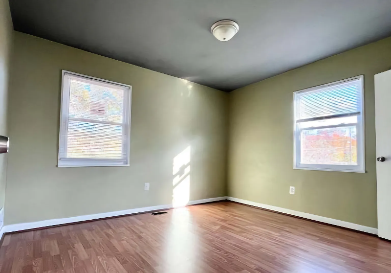 338 Brightseat Rd - Photo 4 of 10