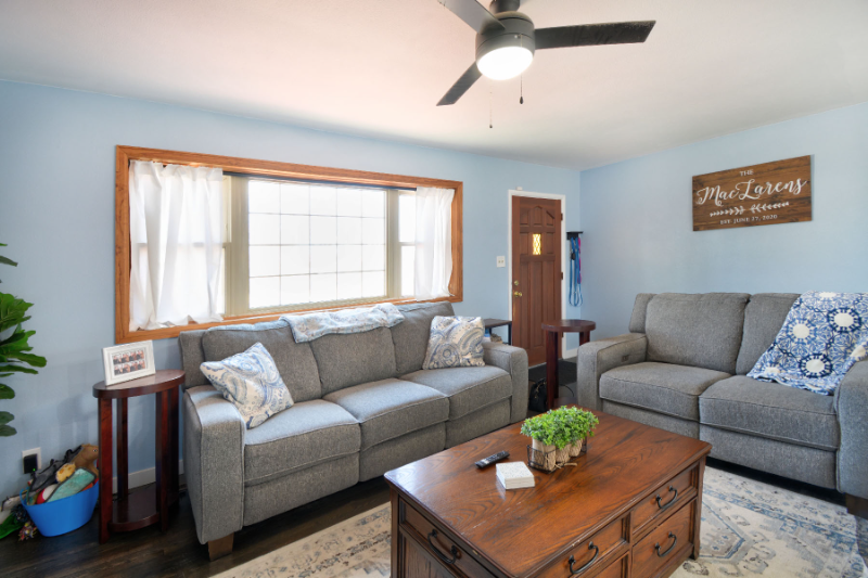 2234 Afton Way - Photo 3 of 15