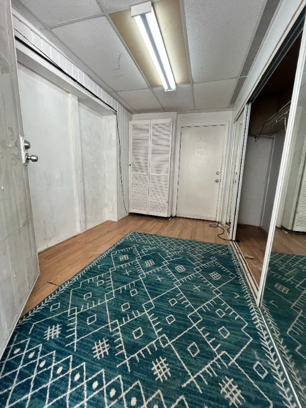 42 22Xx Swway #D - Photo 2 of 7