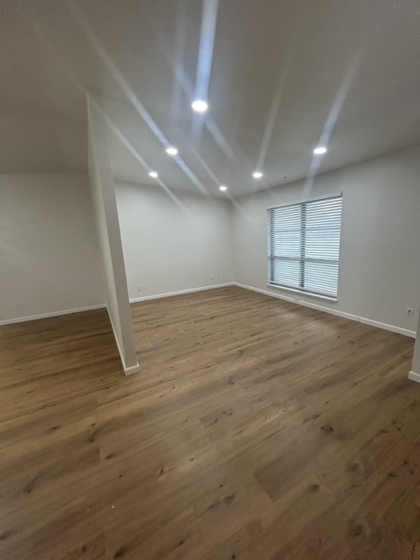 713 Silverstone Dr - Photo 4 of 16