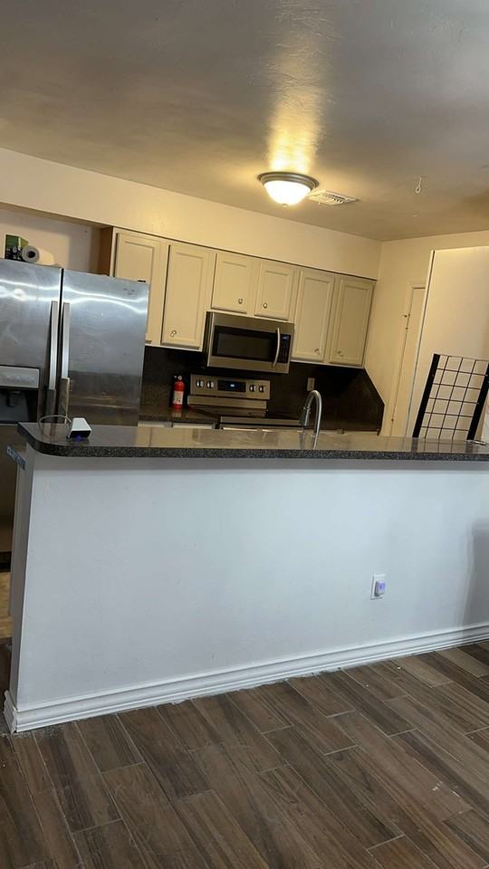 910 Nw 101st St #NA - Photo 6 of 12