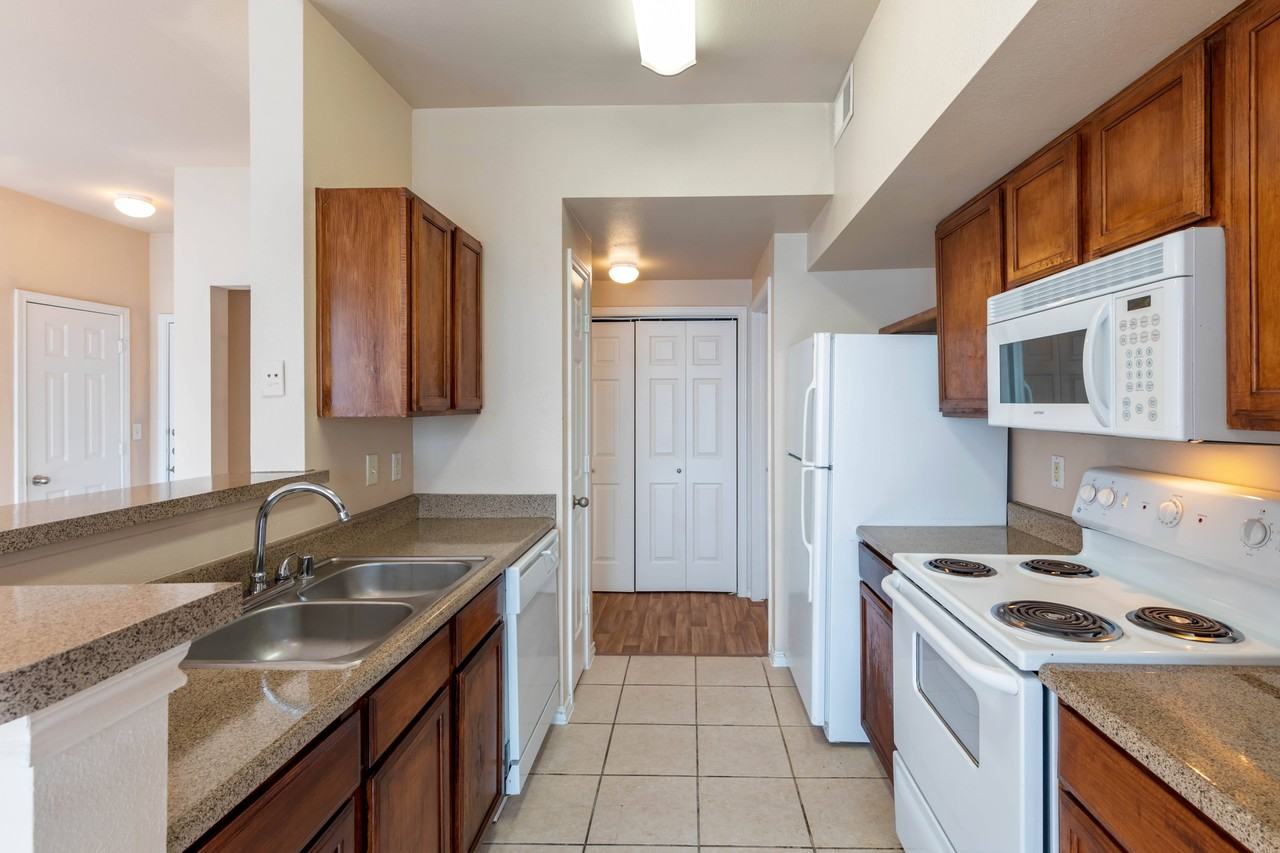 Nolen Grand Apartments - Photo 2 of 33