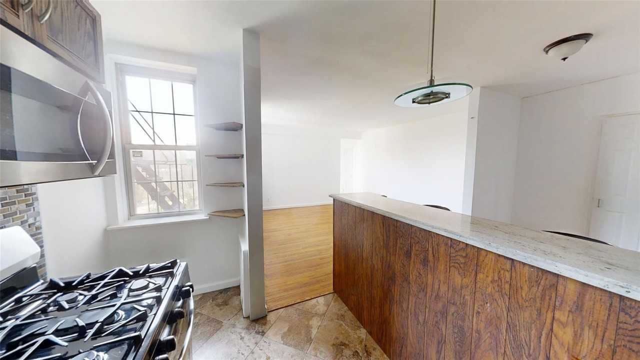 796 Bronx River Rd #B51 - Photo 2 of 14