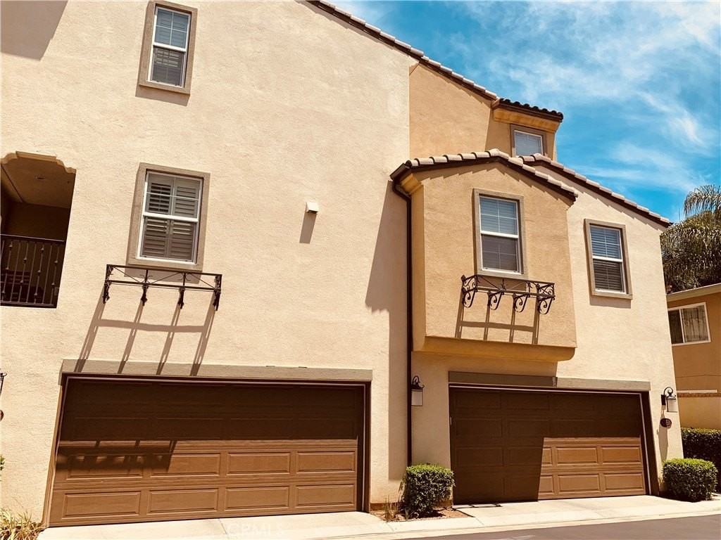 636 S Gladys Ave #A - Photo 3 of 23