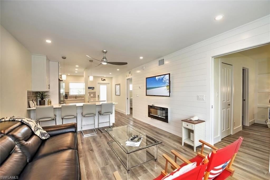 684 Broad Ave S #J684 - Photo 7 of 24