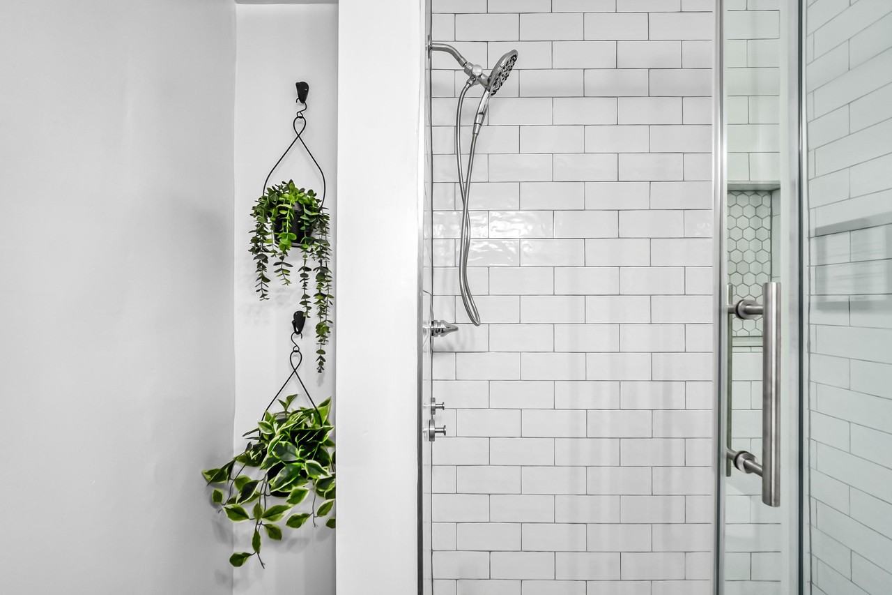 Suwanee Rd - Photo 4 of 24