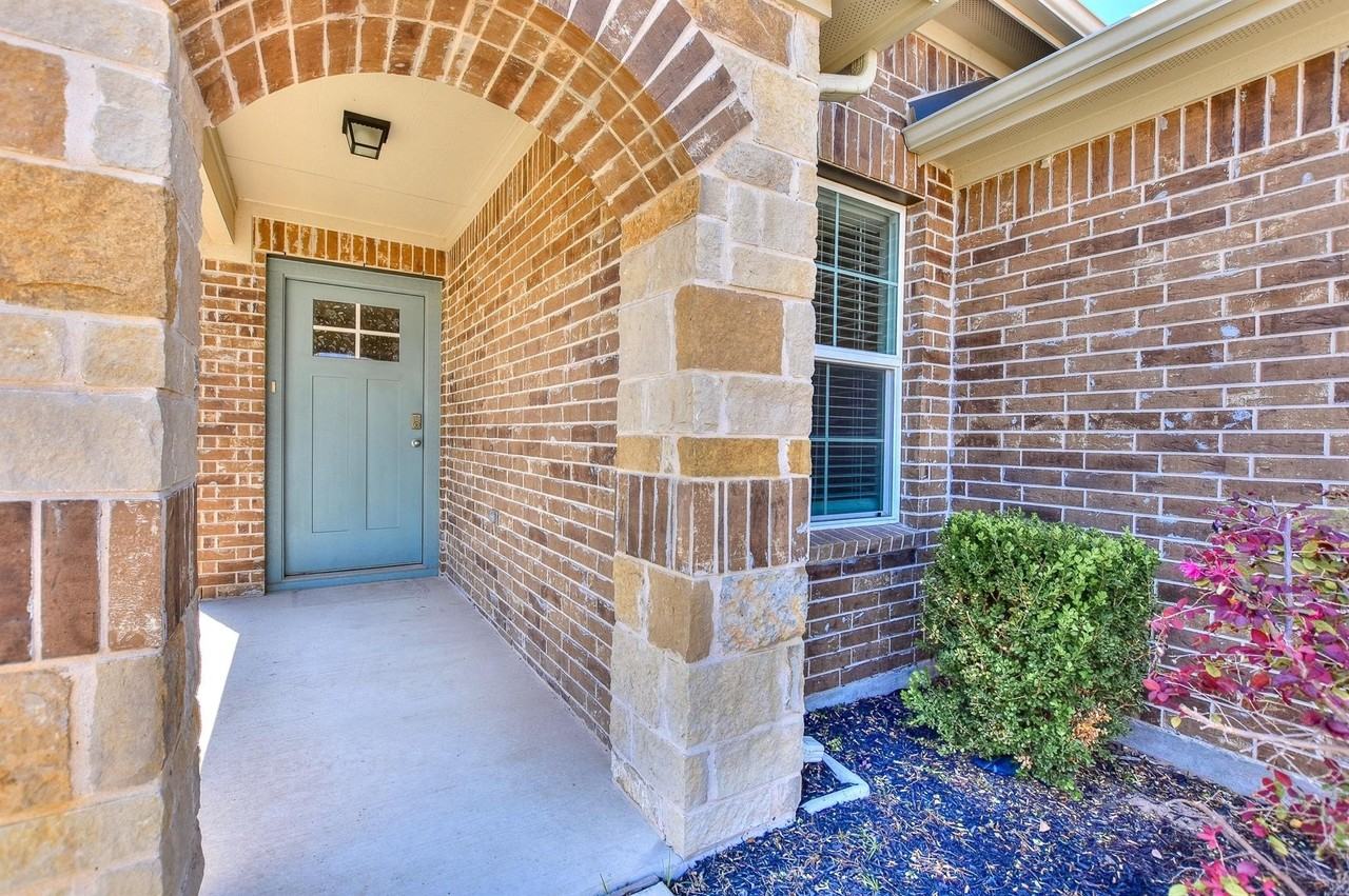 417 Dubina Ave - Photo 4 of 31