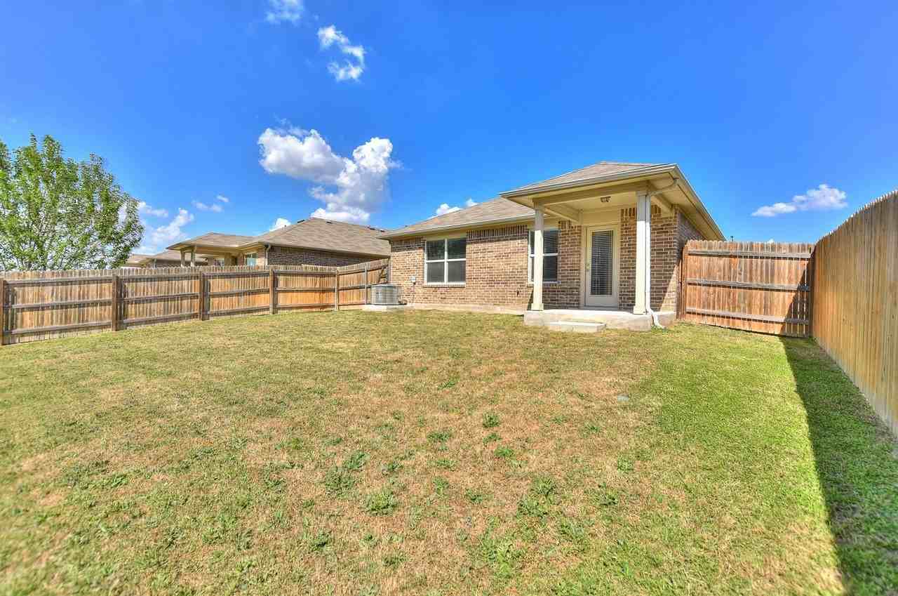 417 Dubina Ave - Photo 5 of 31