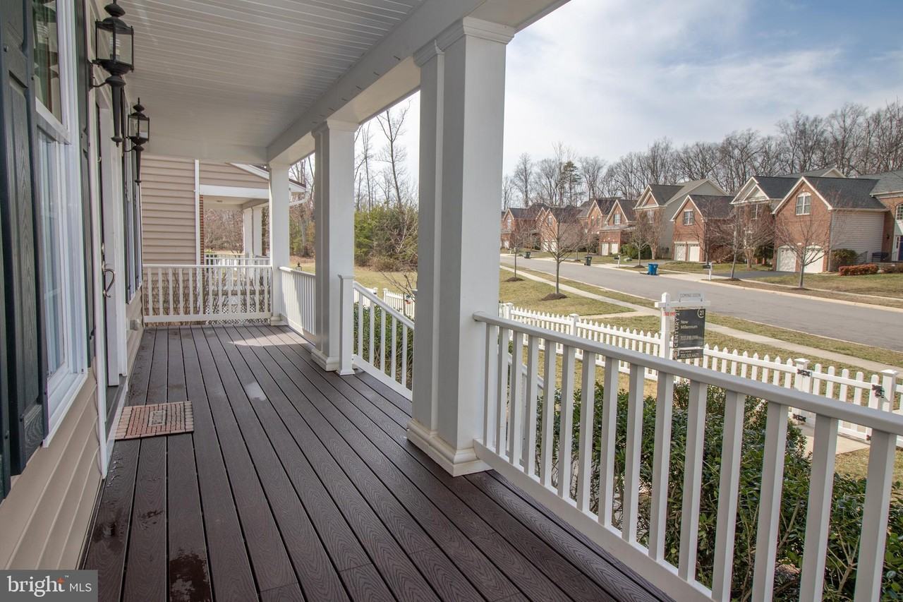 25257 Doolittle Ln - Photo 3 of 50