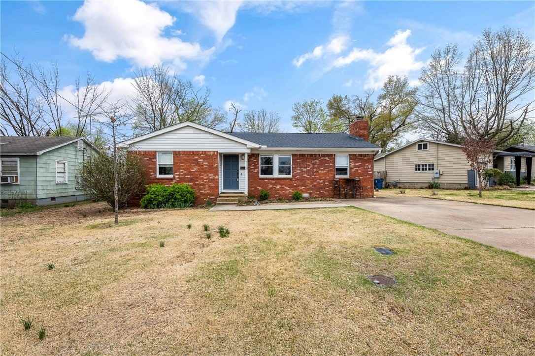 713 Nw 6th St - Photo 2 of 23