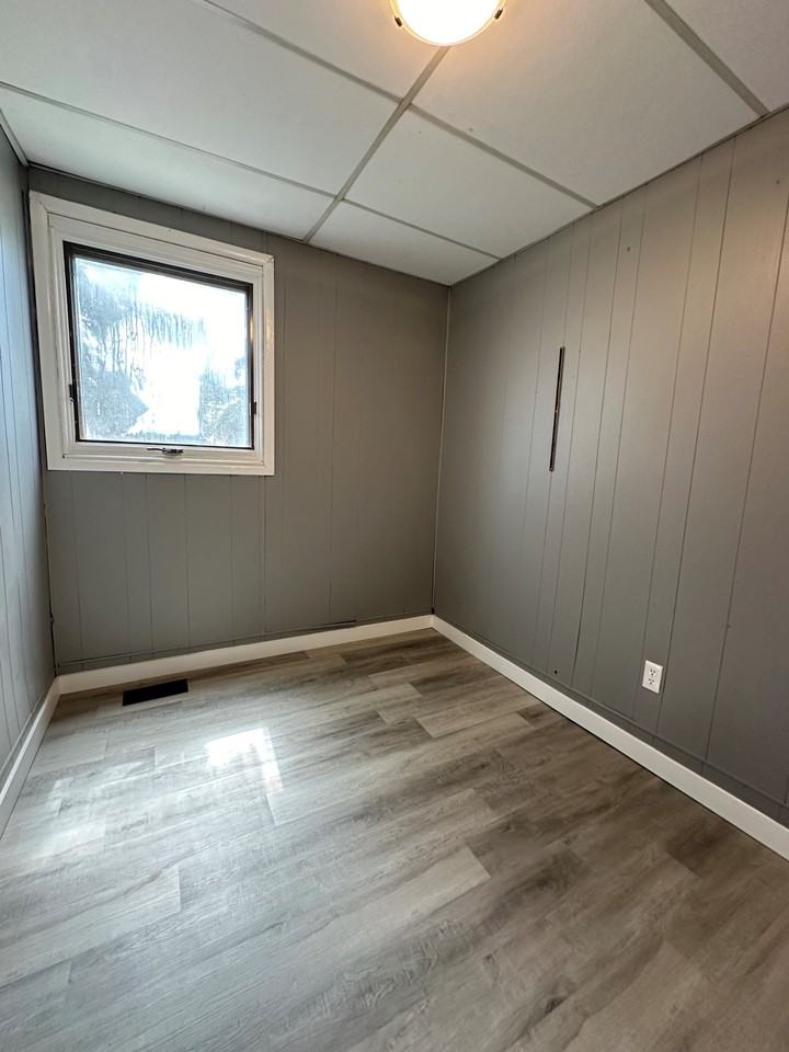 101 Main Street North - Photo 2 of 9