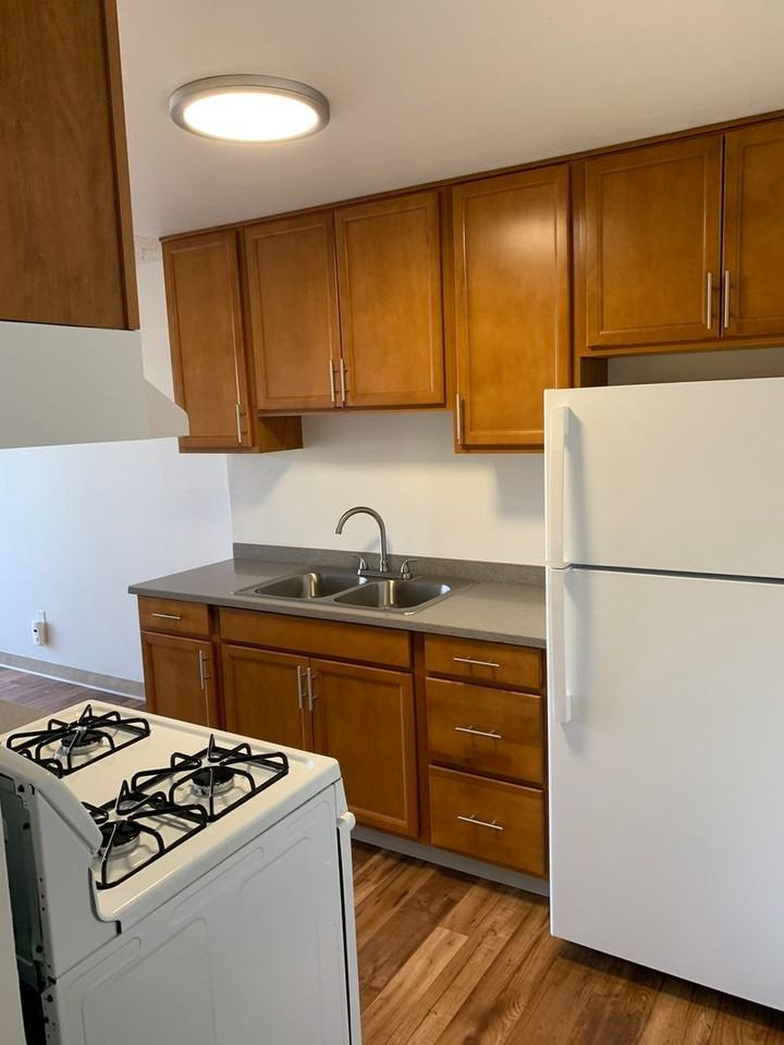 3508 South 180th Street - Photo 7 of 16