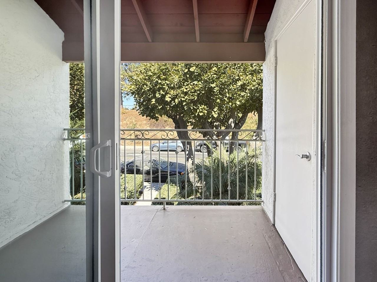 Hourglass Park Apartments - Photo 7 of 36
