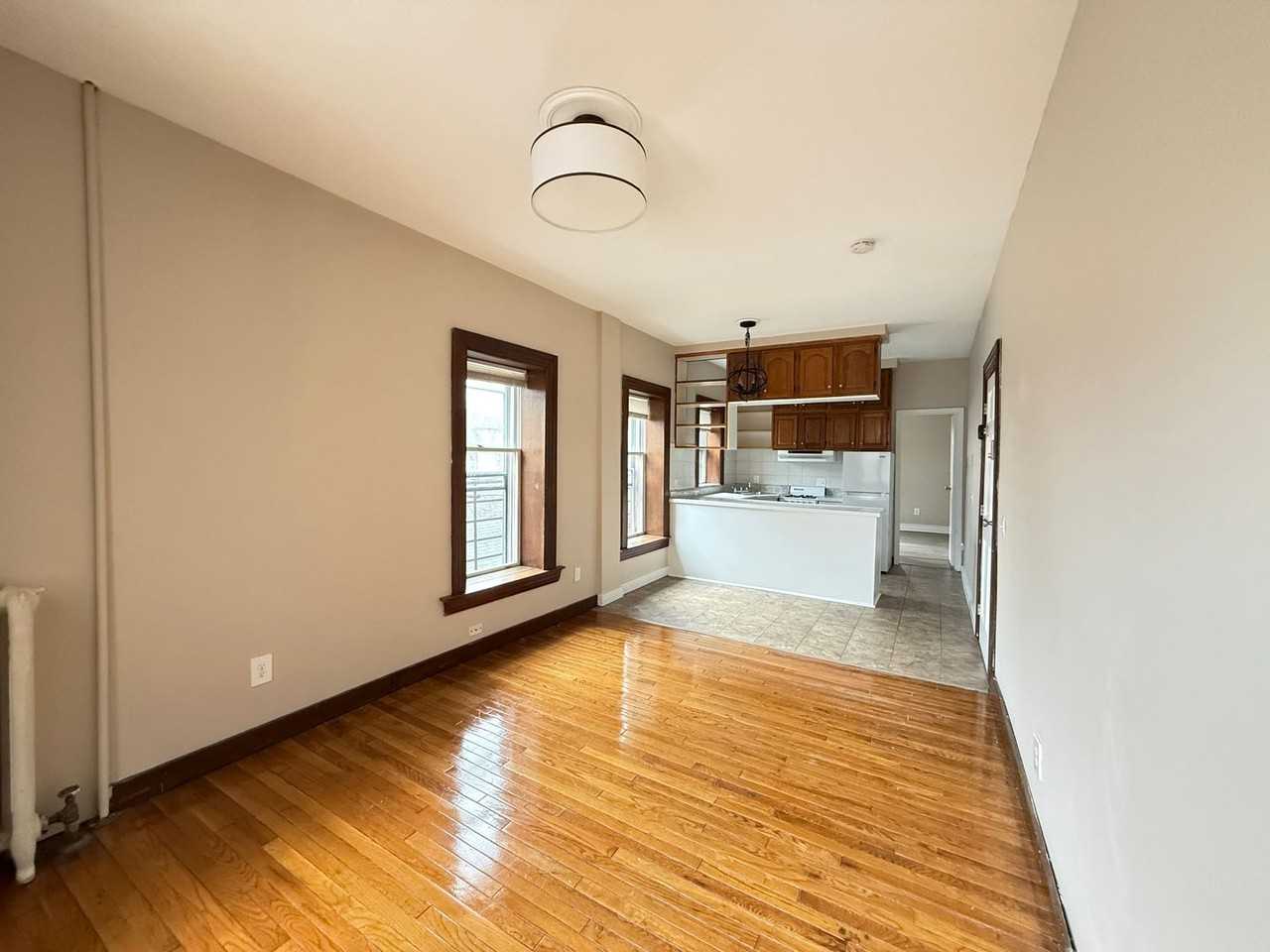 83-85 Meigs Street - Photo 5 of 18