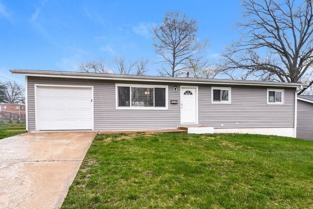 1230 Acredale Dr - Photo 4 of 16
