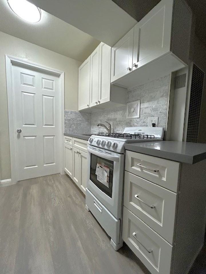 2115 Haste St #102 - Photo 6 of 12