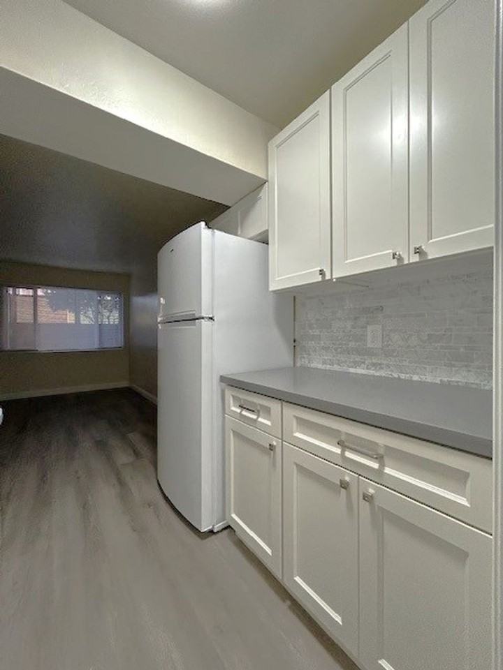 2115 Haste St #102 - Photo 7 of 12