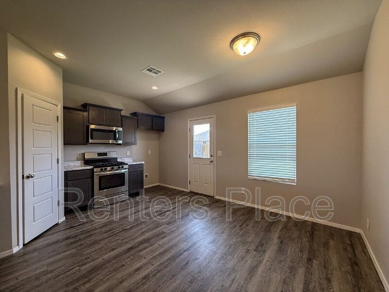 16122 S 88th East Ave - Photo 2 of 13