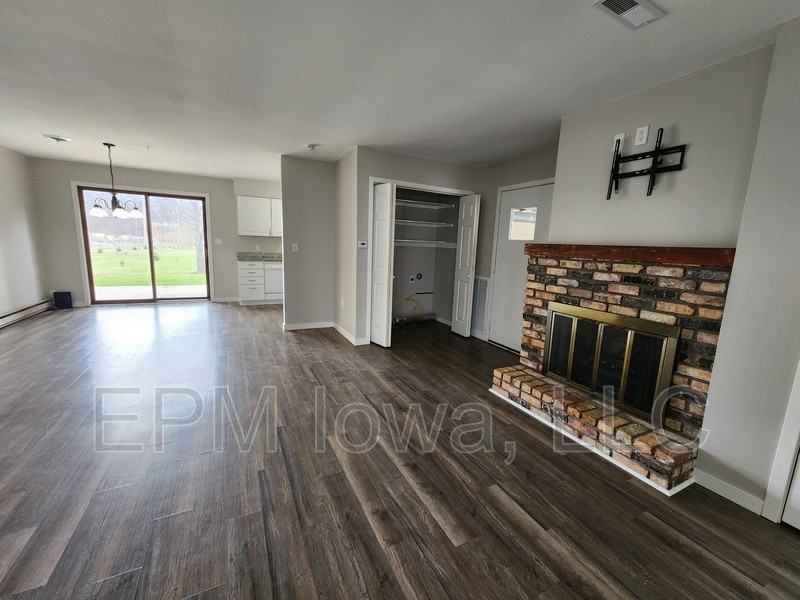 304 14th Ave Se - Photo 3 of 15