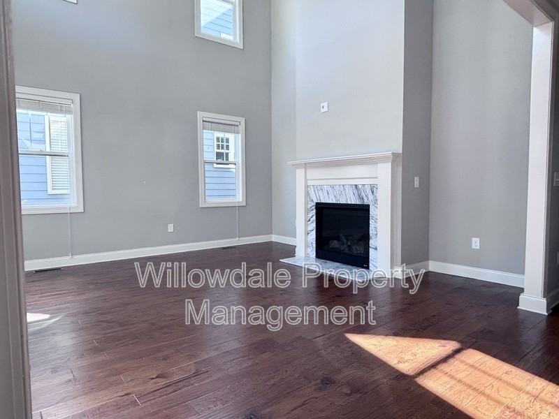 1863 Lake Glen Dr - Photo 5 of 35