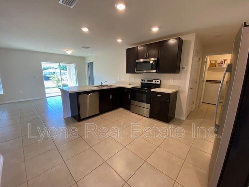 23211 Mcqueeney Ave - Photo 4 of 19