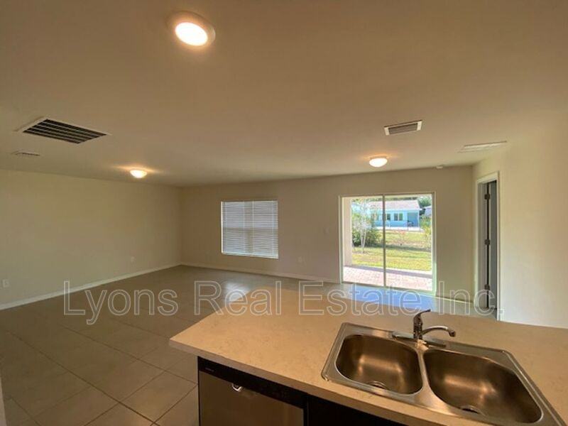 23211 Mcqueeney Ave - Photo 5 of 19