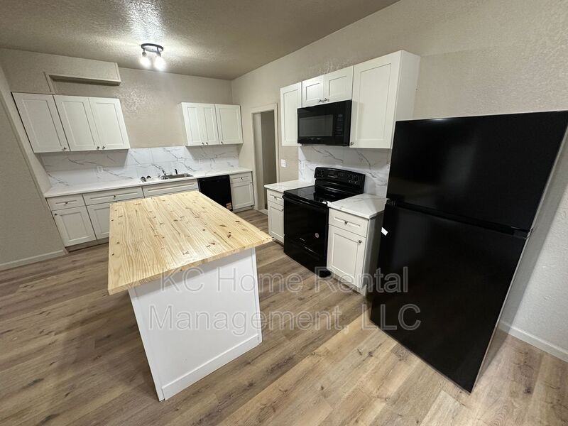 3519 Lexington Ave - Photo 2 of 45