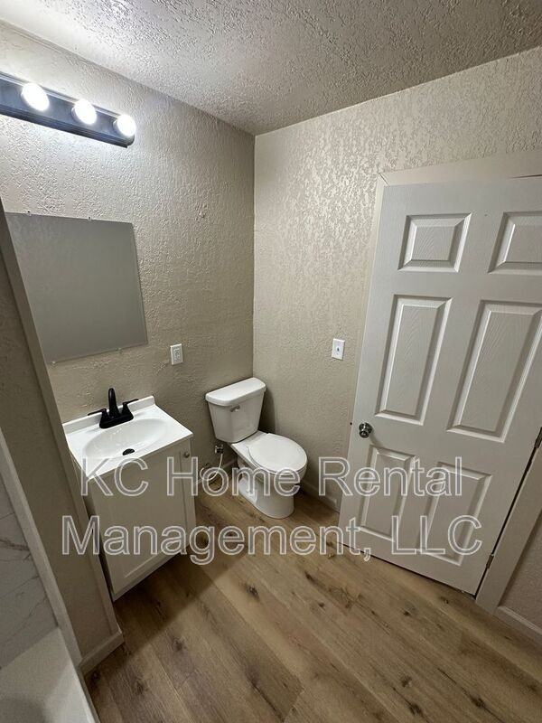 3519 Lexington Ave - Photo 3 of 45