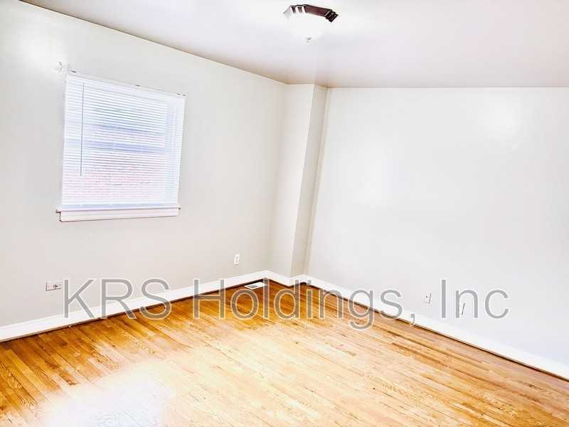 5228 Goolsby Ct - Photo 3 of 10