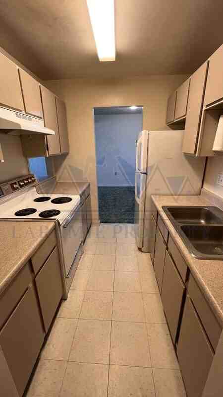 2310 E Garfield St #C10 - Photo 2 of 12