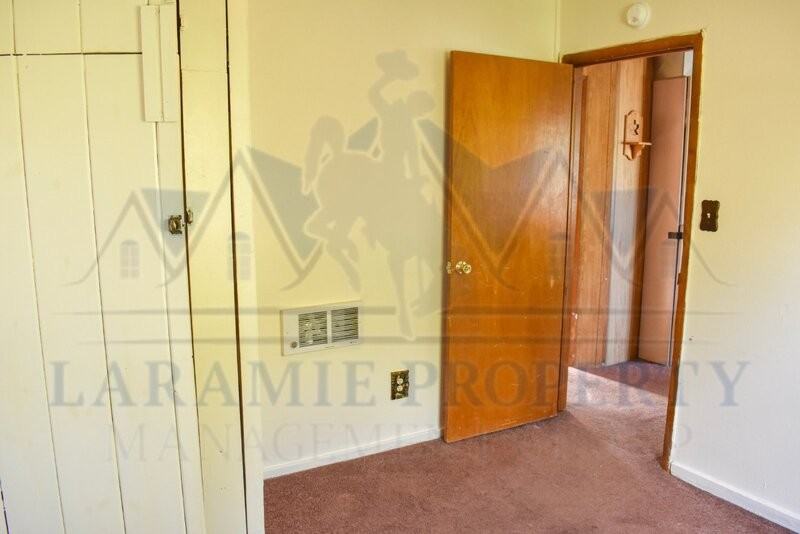 1270 N 6th St - Photo 2 of 11