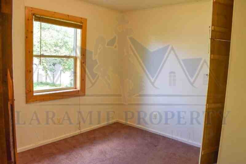 1270 N 6th St - Photo 3 of 11