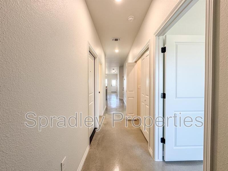 203 Juniper Dr Unit B - Photo 2 of 17