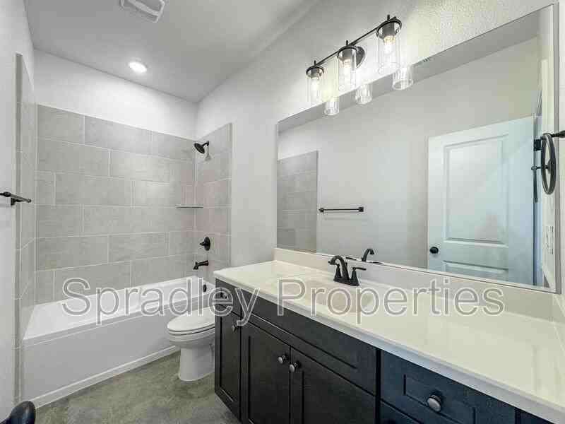 203 Juniper Dr Unit B - Photo 6 of 17