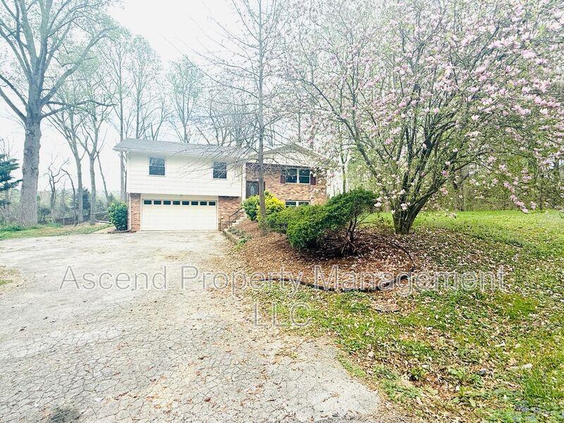 3910 University Dr - Photo 3 of 27