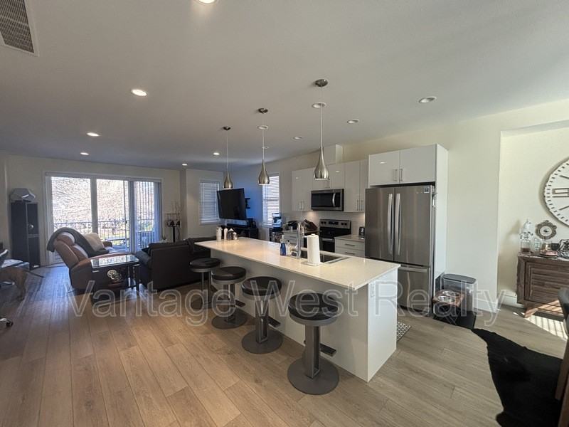 1171 Brookside Ave - Photo 2 of 14