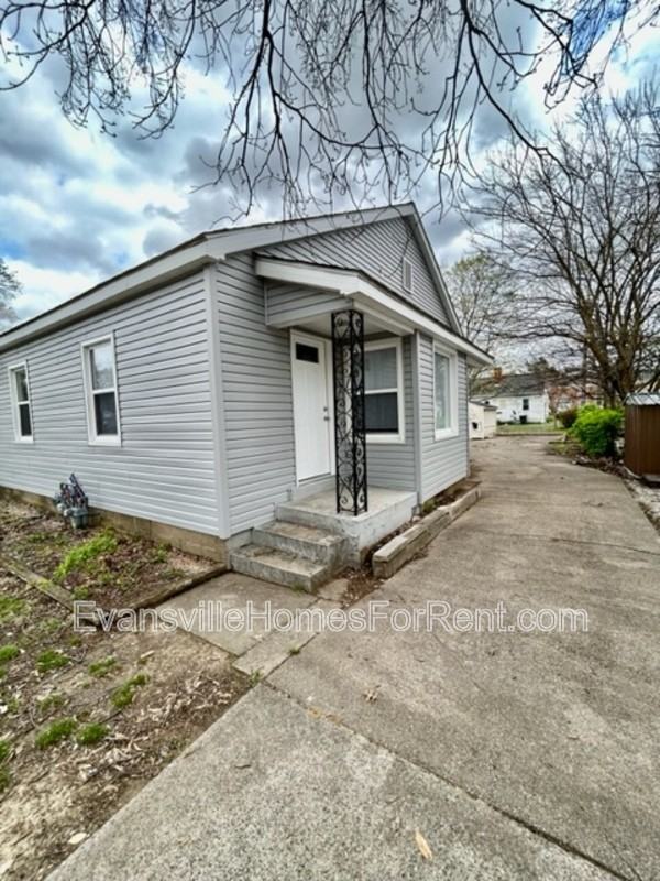 1206 Southboeke Road - Photo 2 of 7