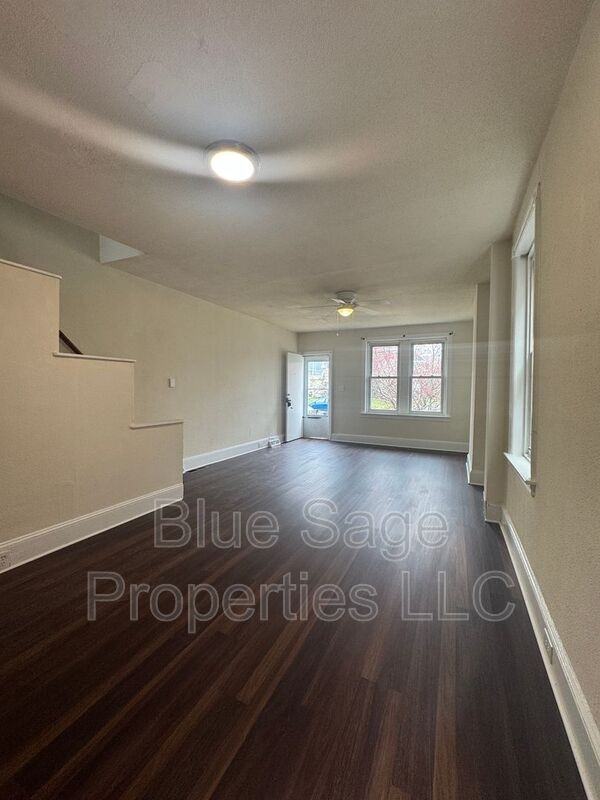 758 Saville Ave - Photo 4 of 26