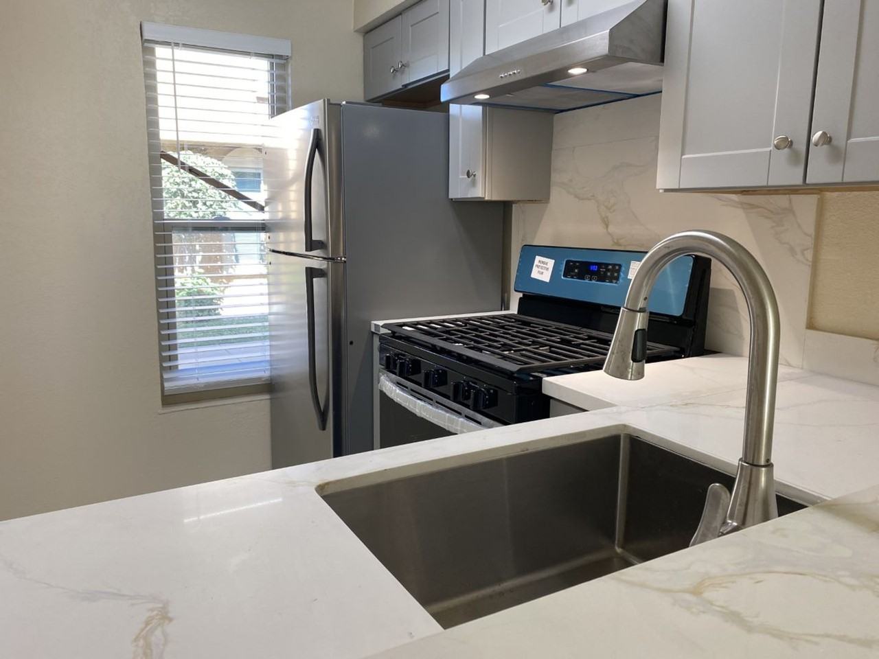 1200 Dana Dr #10 - Photo 6 of 22