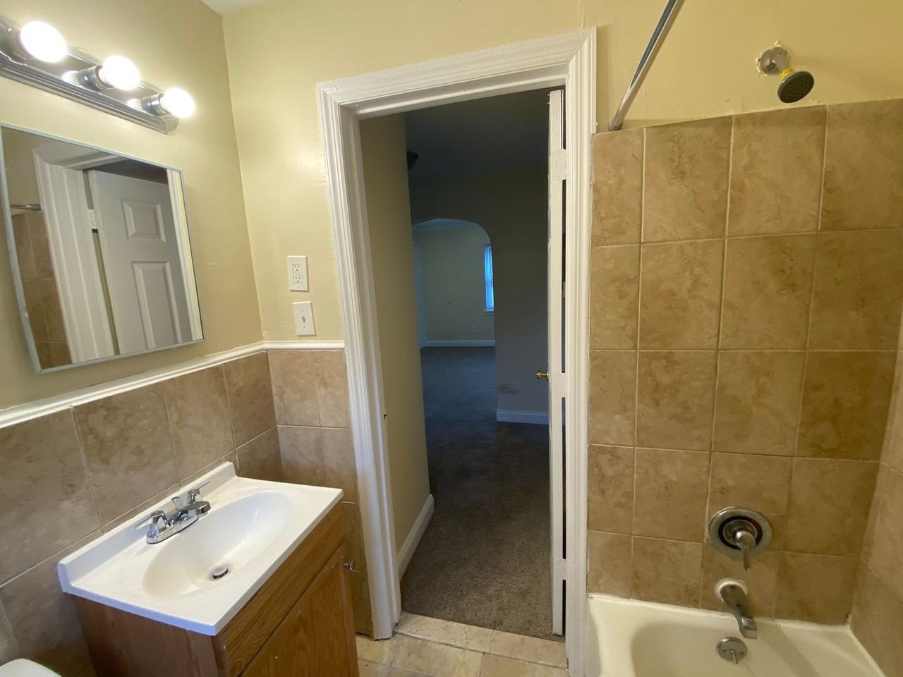Riverfront Park Apartments - Photo 5 of 14