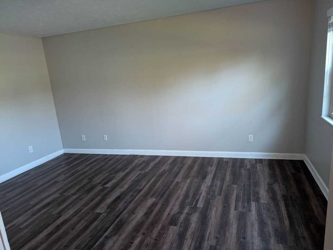 7012 Regency Rd - Photo 5 of 16