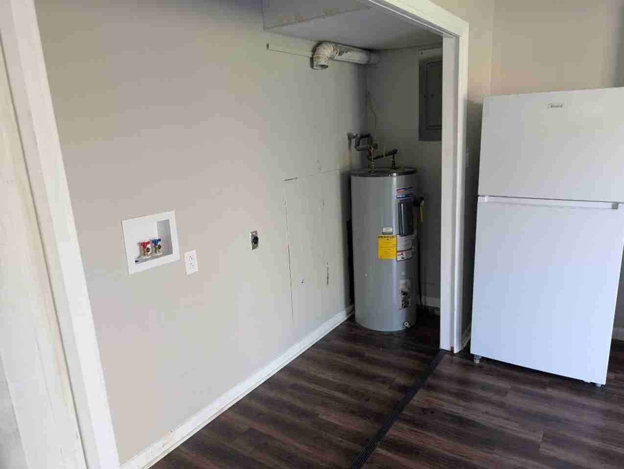 7012 Regency Rd - Photo 7 of 16